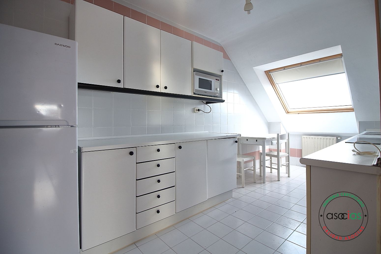 Cuina de Pis en venda en Gijón  amb Calefacció, Parquet i Traster