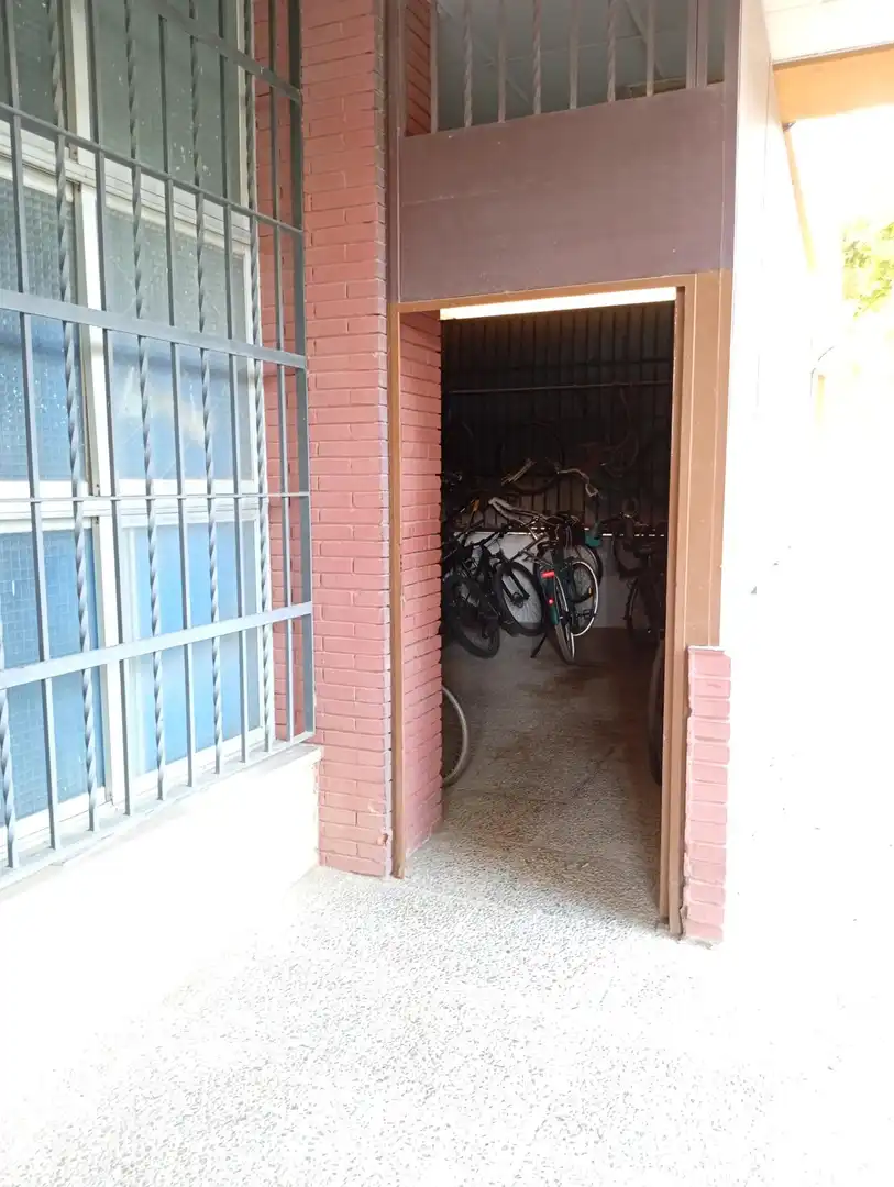 Parkplatz von Wohnung zur Miete in Sevilla mit Klimaanlage, Terrasse und Möbliert