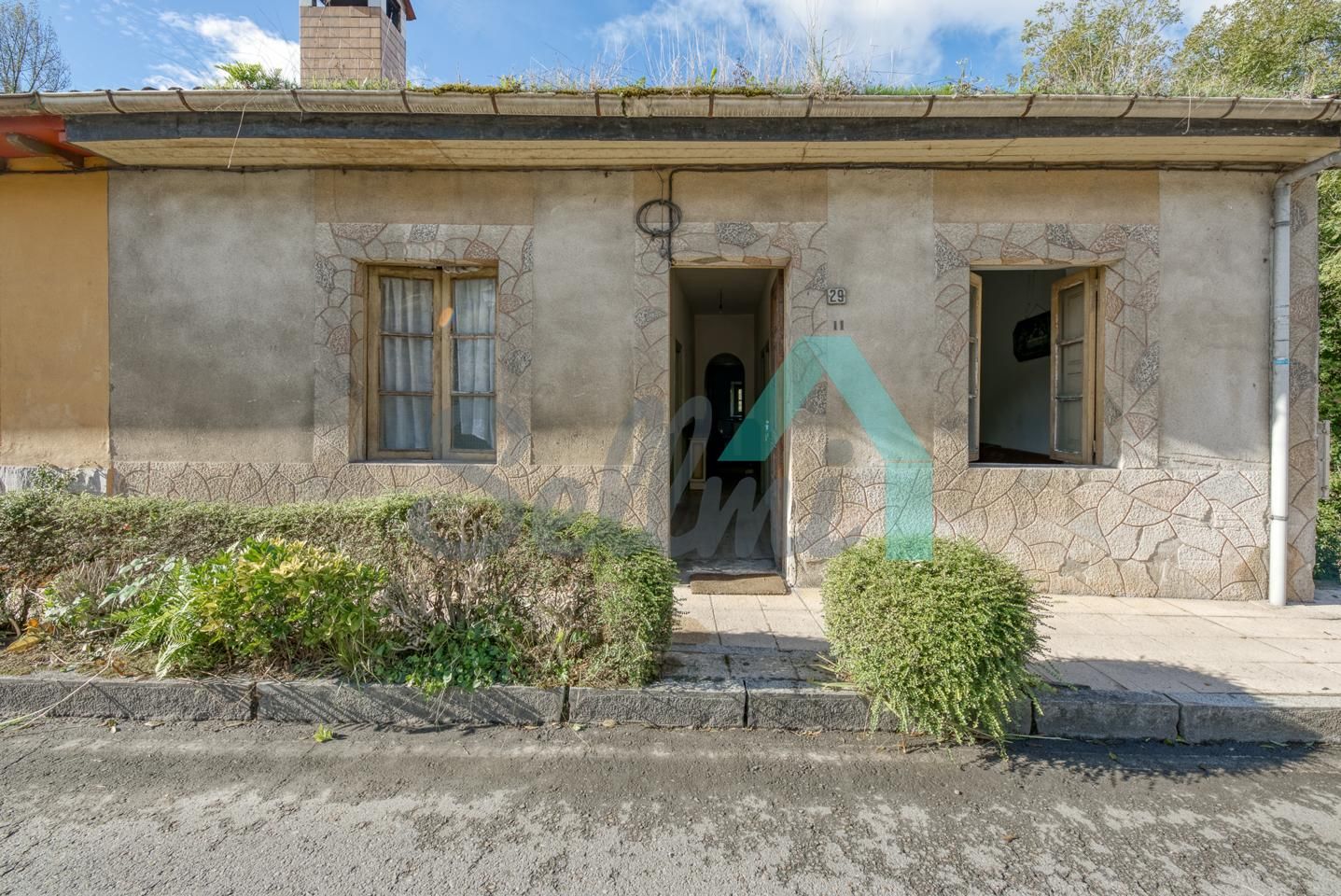 Vista exterior de Casa adosada en venta en Oviedo 