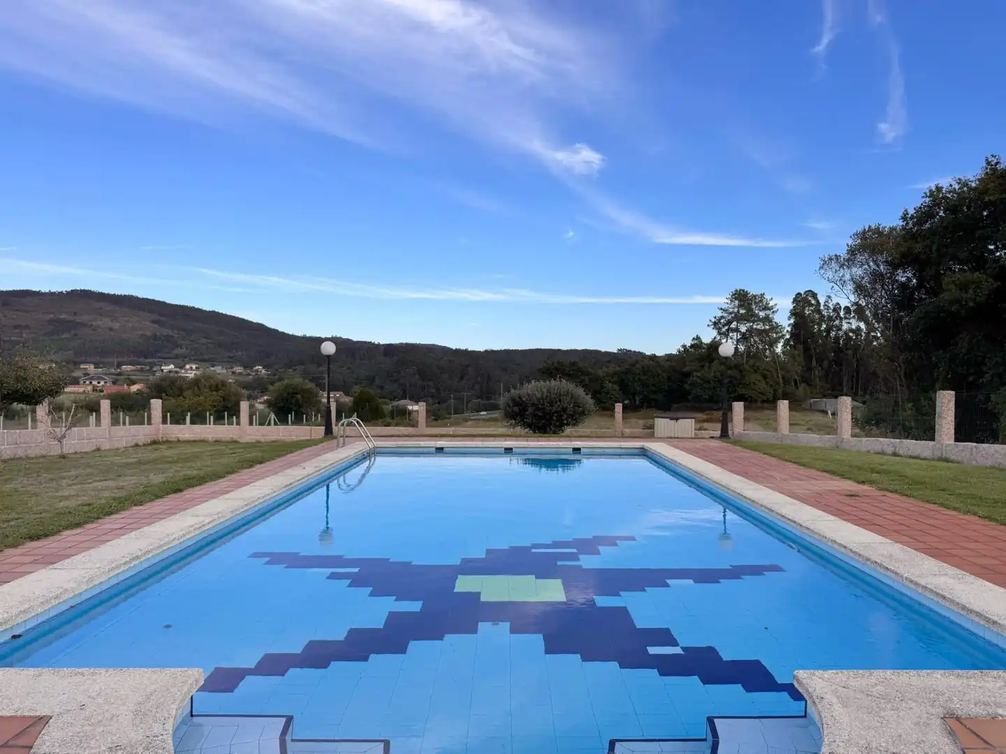 Piscina de Casa o chalet en venta en Barro con Calefacción, Jardín privado y Terraza