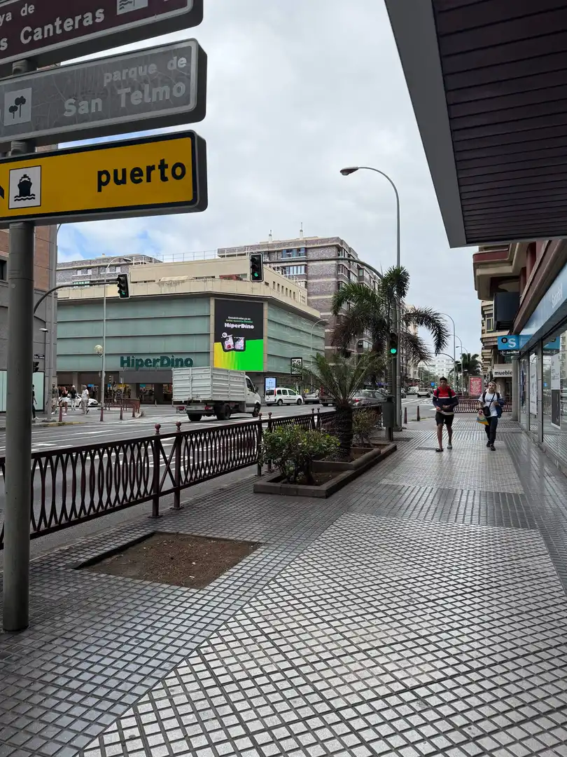 Oficina en venda a Avenida Rafael Cabrera, 16, Triana