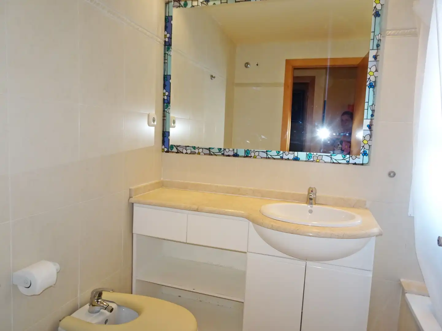 Baño de Apartamento de alquiler en Gandia con Parquet, Terraza y Amueblado