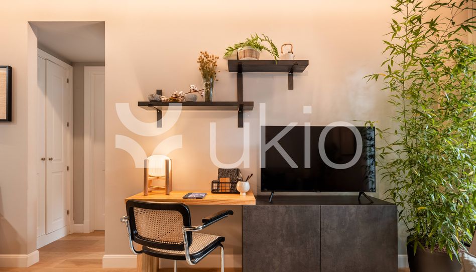 Apartamento de alquiler en Calle de Santa Engracia, Almagro - Imagen 3