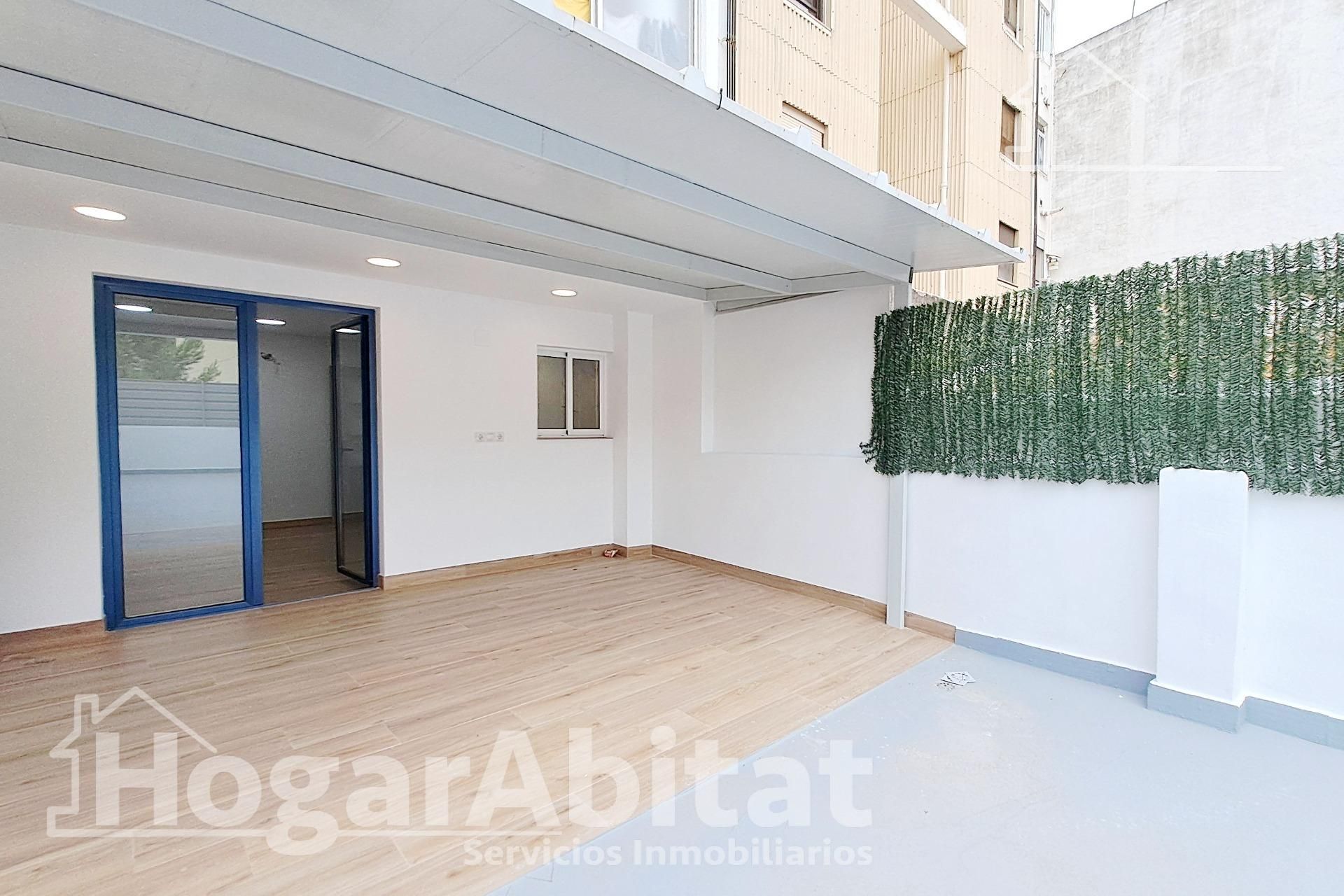 Piso en venta en Castellón de la Plana / Castelló de la Plana con Terraza y Balcón