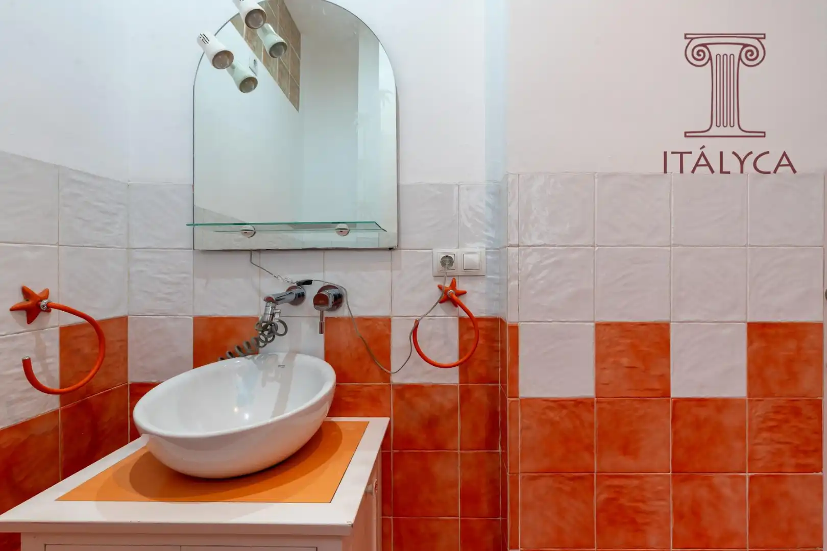 Badezimmer von Wohnung zum Verkauf in Sevilla mit Klimaanlage und Heizung
