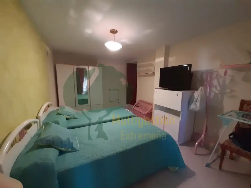 Dormitori de Casa o xalet en venda en Cáceres