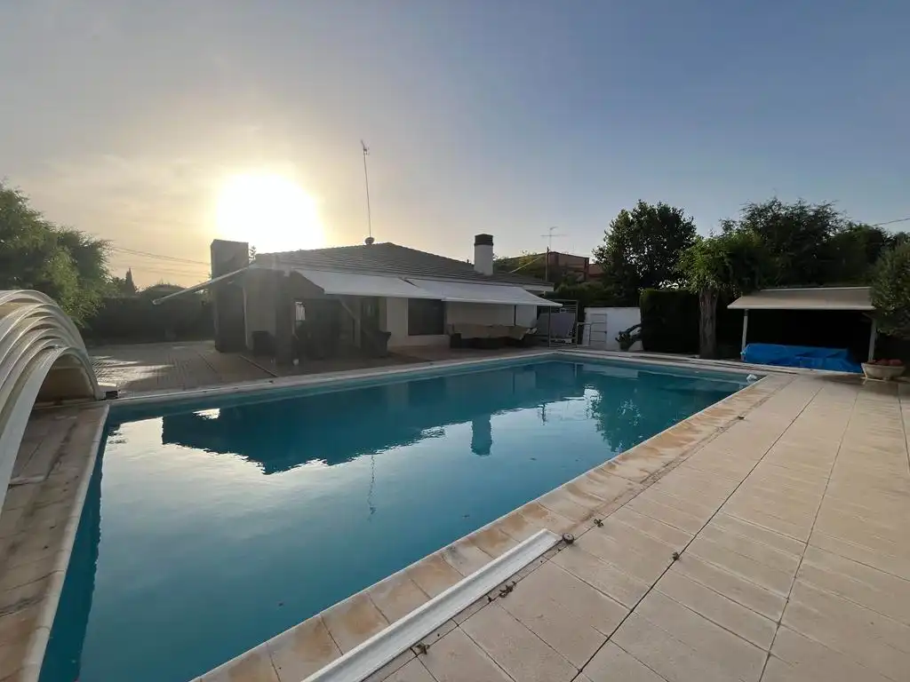 Piscina de Casa o chalet en venta en Albacete con Aire acondicionado, Calefacción y Jardín privado