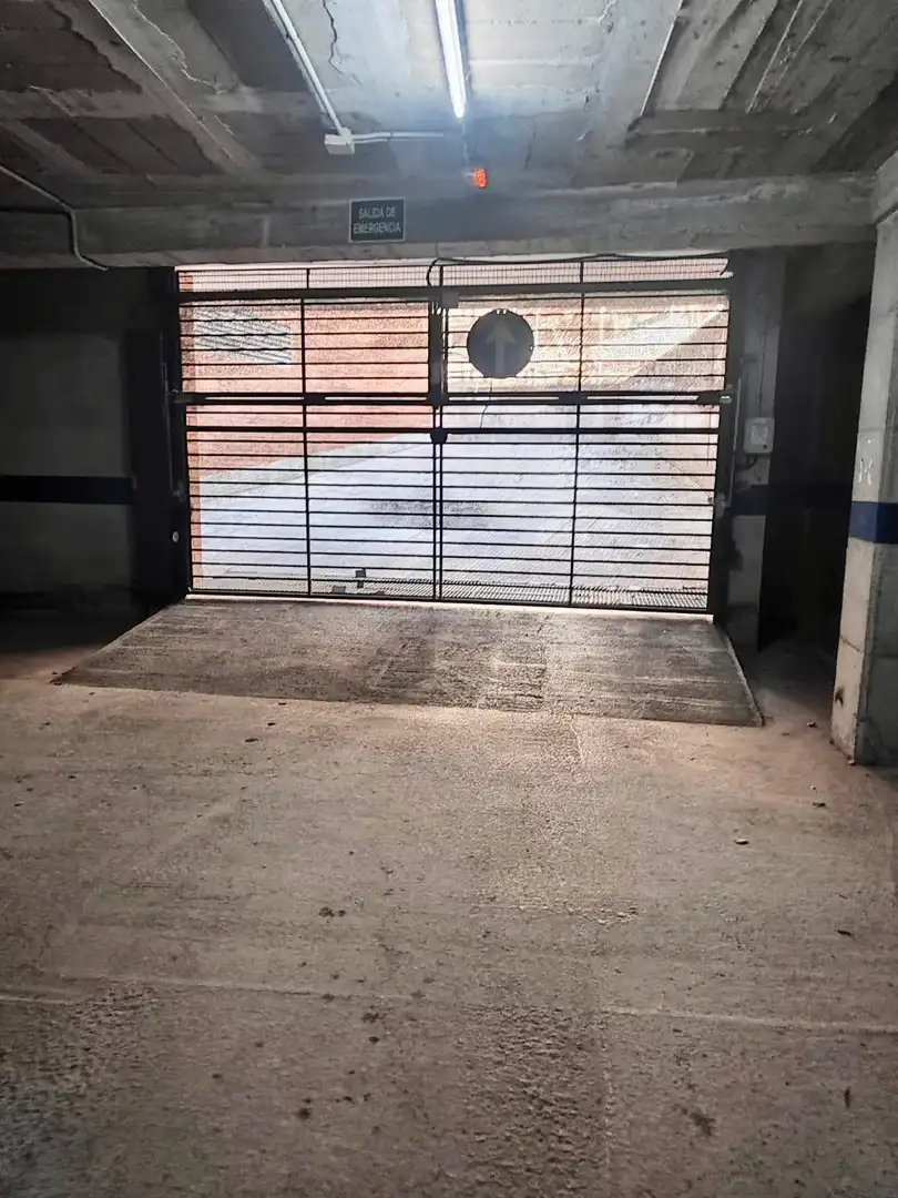 Parkplatz von Garage zum Verkauf in Sabadell