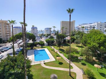 Apartament amb piscina en venda a Torrequebrada