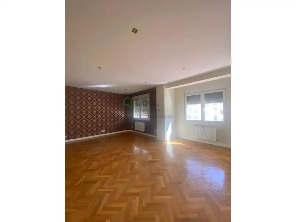 Wohnzimmer von Wohnung zur Miete in Badajoz mit Klimaanlage, Heizung und Ofen