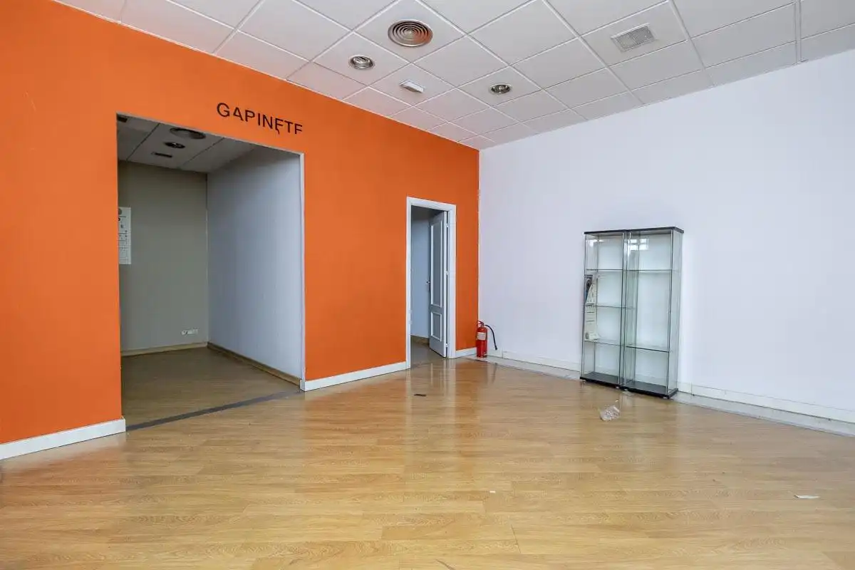 Local comercial de lloguer a Beiro, imagen 7