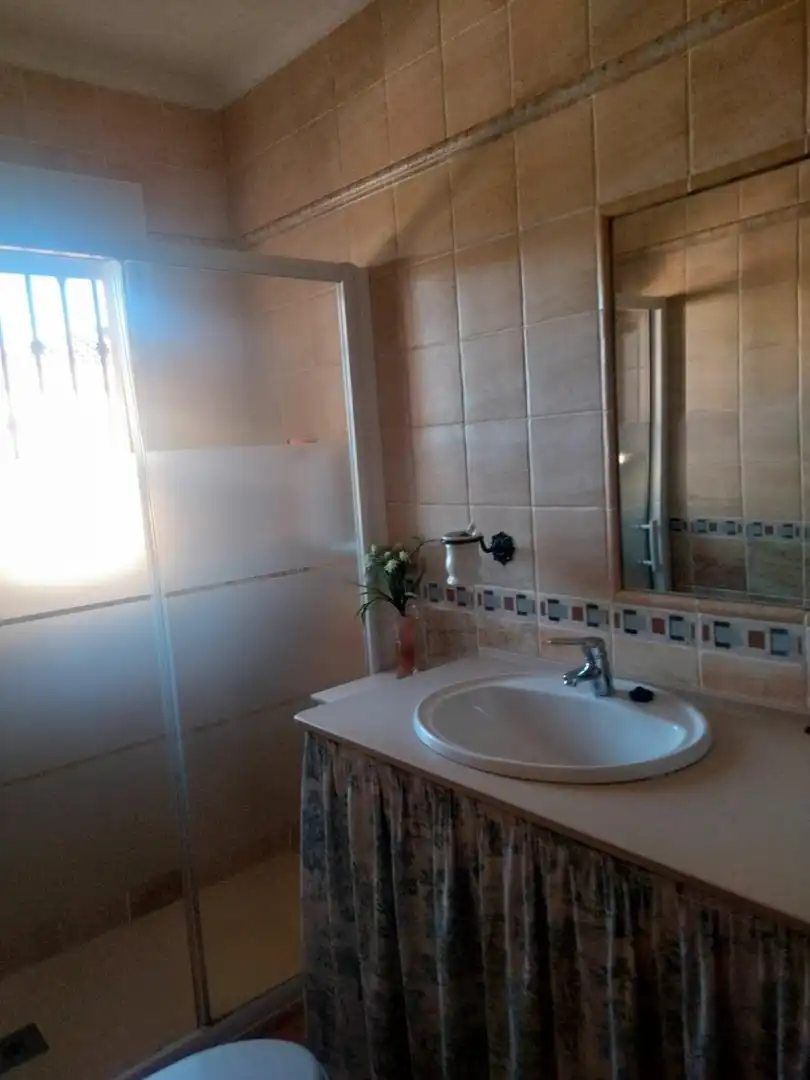 Baño de Casa o chalet en venta en Chiclana de la Frontera con Aire acondicionado, Jardín privado y Trastero