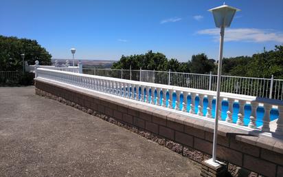 Piscina de Casa o xalet en venda en Almodóvar del Río