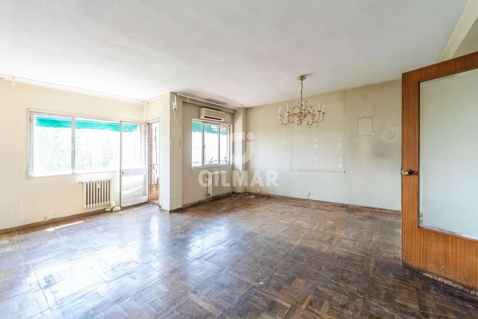 Sala de estar de Piso en venta en Madrid con Calefacción, Trastero y Balcón