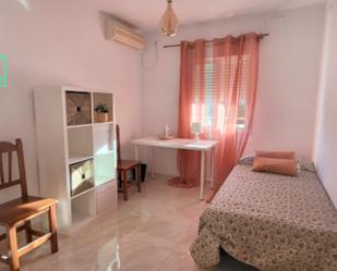 Bedroom of Flat to rent in  Sevilla Capital  with Air Conditioner, Heating and Furnished