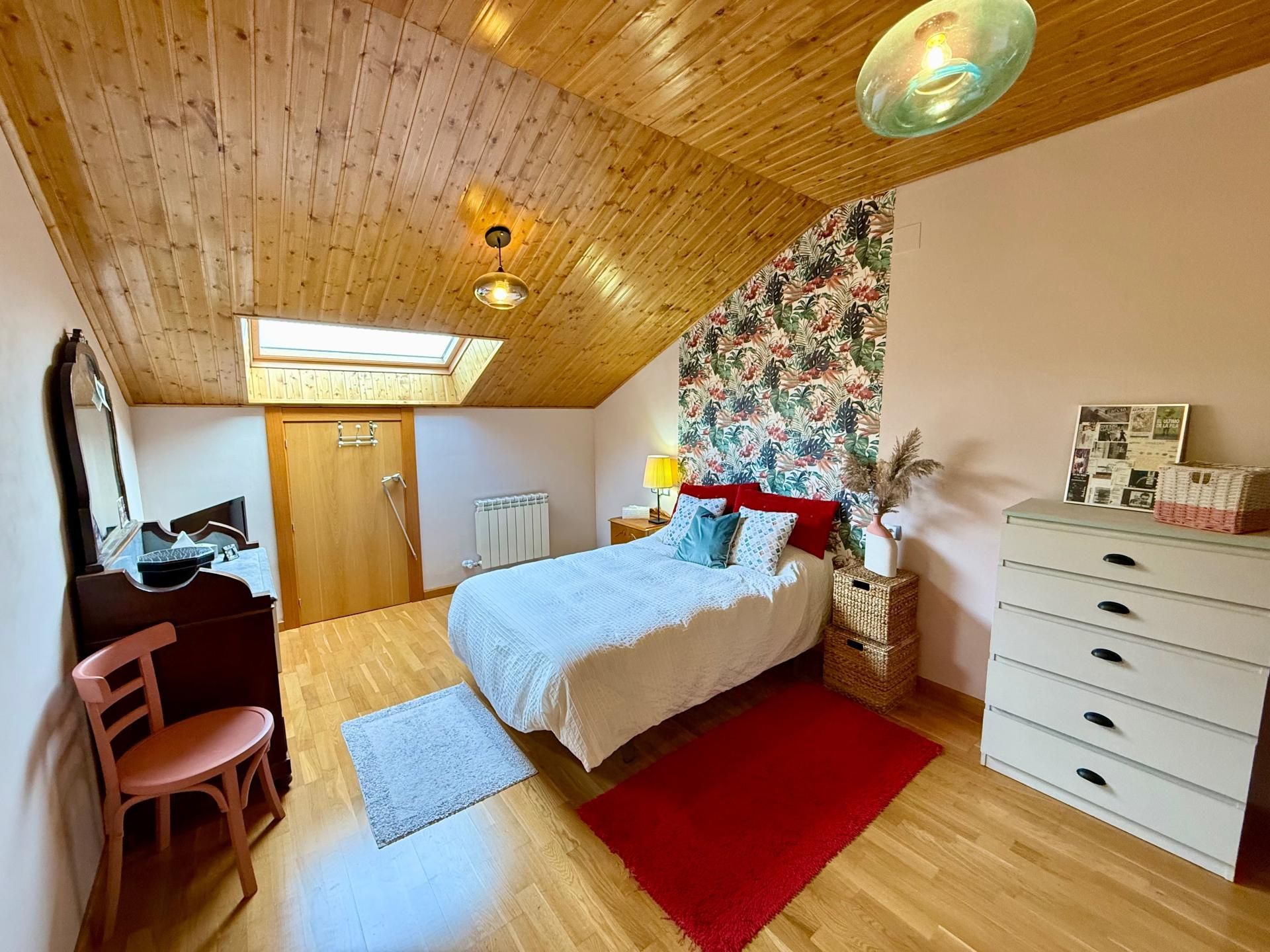 Dormitori de Dúplex en venda en Villaquilambre amb Calefacció i Terrassa