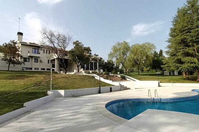 Casa-chalet en Alquiler en Urbanización La Moraleja