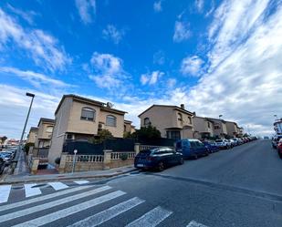 Vista exterior de Casa adosada en venda en Blanes amb Aire condicionat i Calefacció