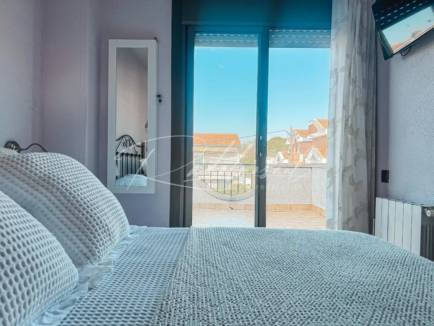 Schlafzimmer von Einfamilien-Reihenhaus zum Verkauf in Cambrils mit Klimaanlage, Heizung und Privatgarten