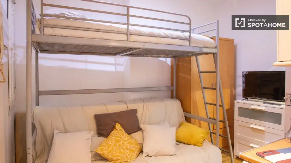 Flat for rent in Bellas Vistas