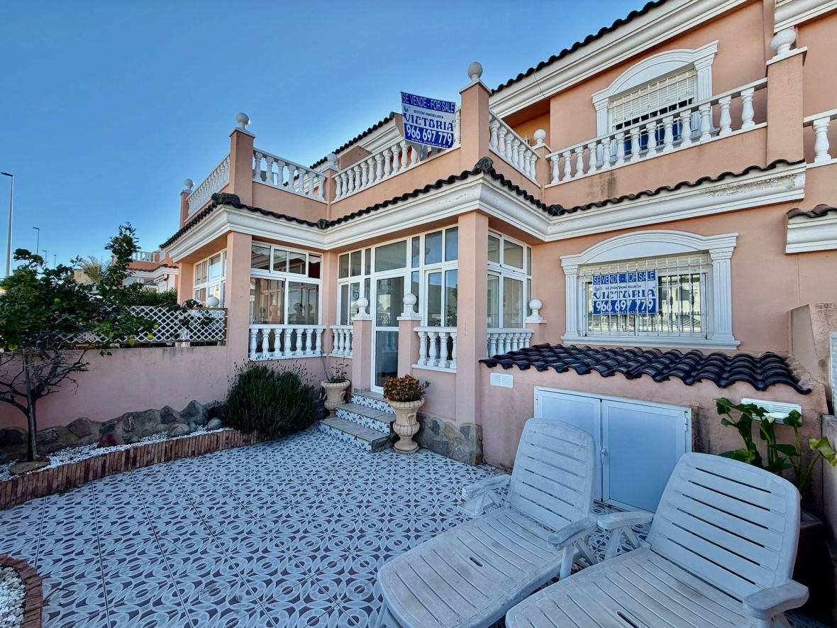 Vista exterior de Casa o chalet en venta en Santa Pola con Aire acondicionado, Calefacción y Terraza