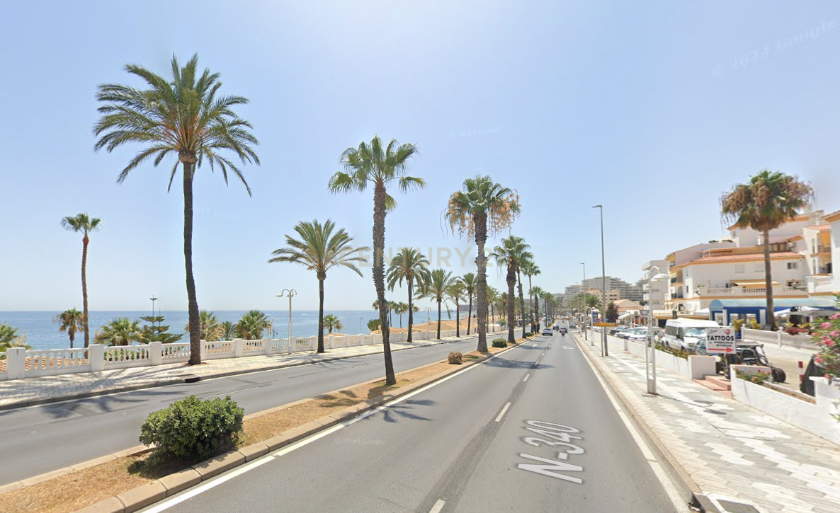Vista exterior de Oficina en venda en Benalmádena amb Terrassa