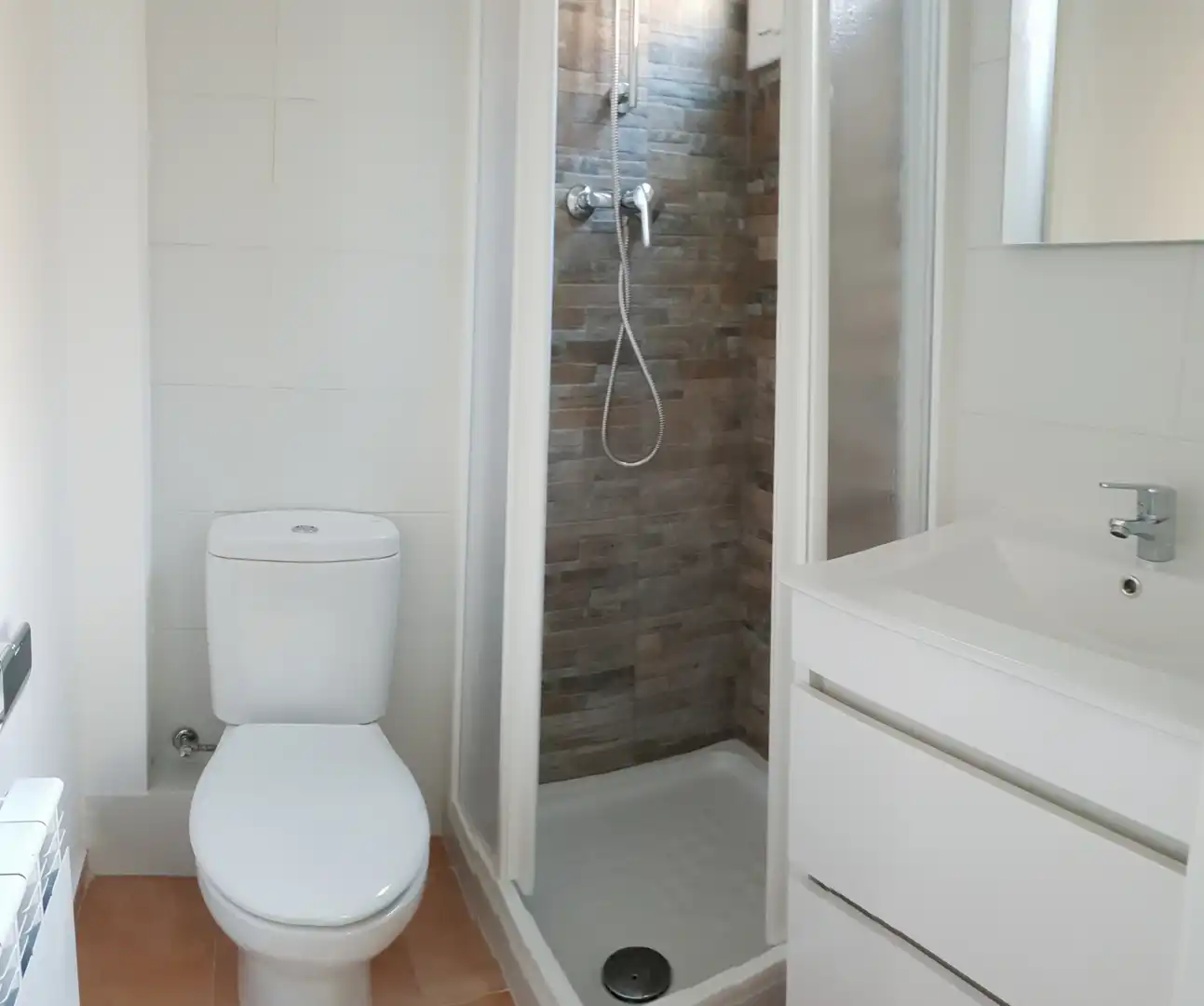Baño de Piso para compartir en Lleida con Parquet, Amueblado y Internet