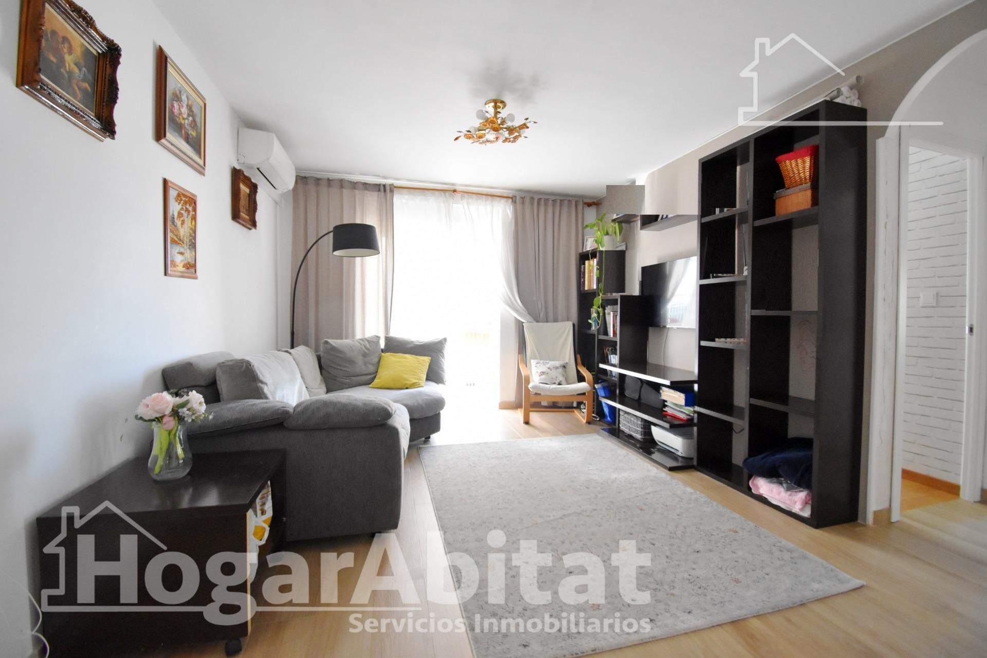 Living room of Flat for sale in Gandia  with Air Conditioner, Terrace and Furnished