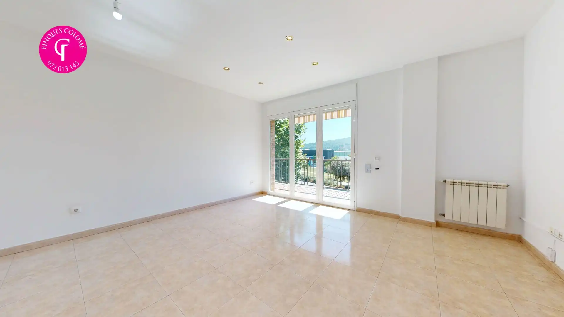 Living room of Flat for sale in Sarrià de Ter  with Air Conditioner, Heating and Balcony