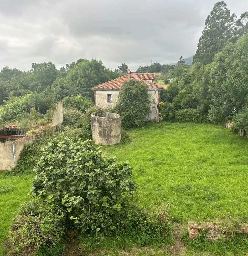 Country house zum Verkauf in Ribadesella mit Privatgarten, Terrasse und Balkon