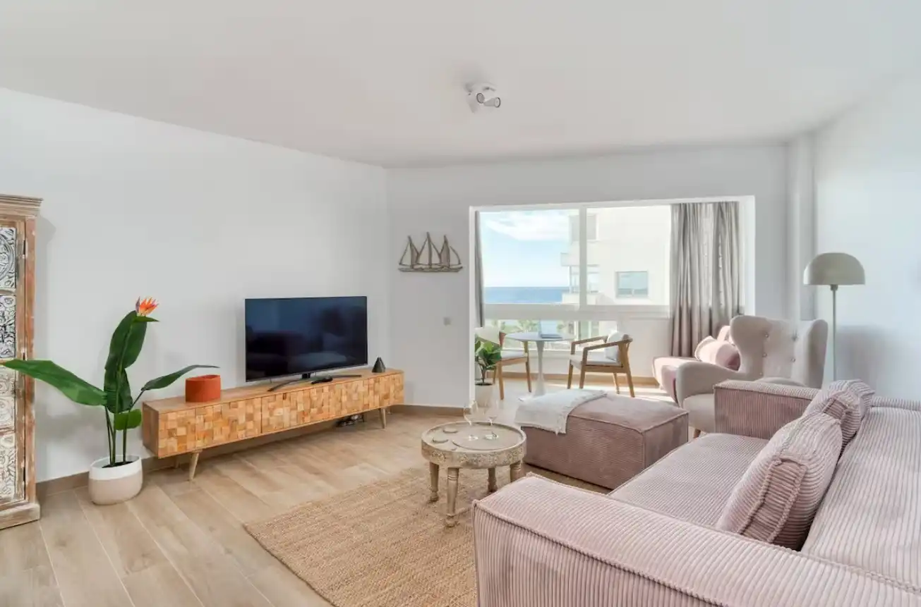Apartments for rent in Avenida Severo Ochoa, 16, Playa Bajadilla - Puertos