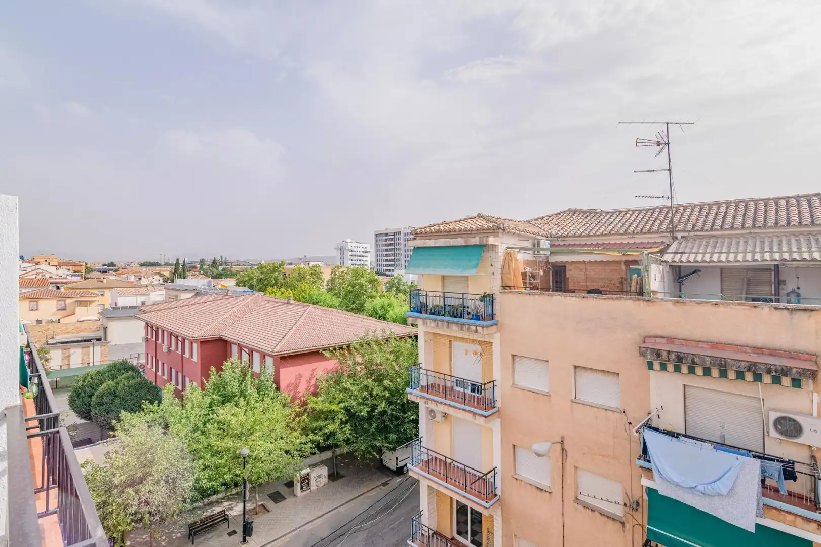 Exterior view of Flat for sale in Granada  with Air Conditioner, Heating and Terrace