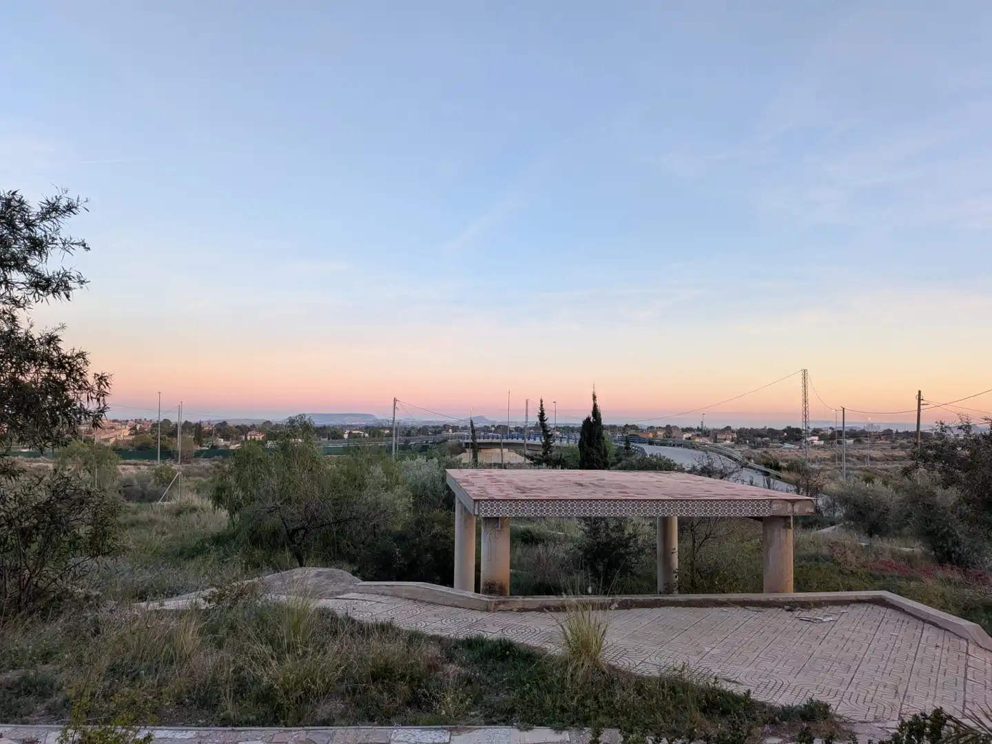 Vista exterior de Casa o xalet de lloguer en San Vicente del Raspeig / Sant Vicent del Raspeig amb Jardí privat, Terrassa i Traster