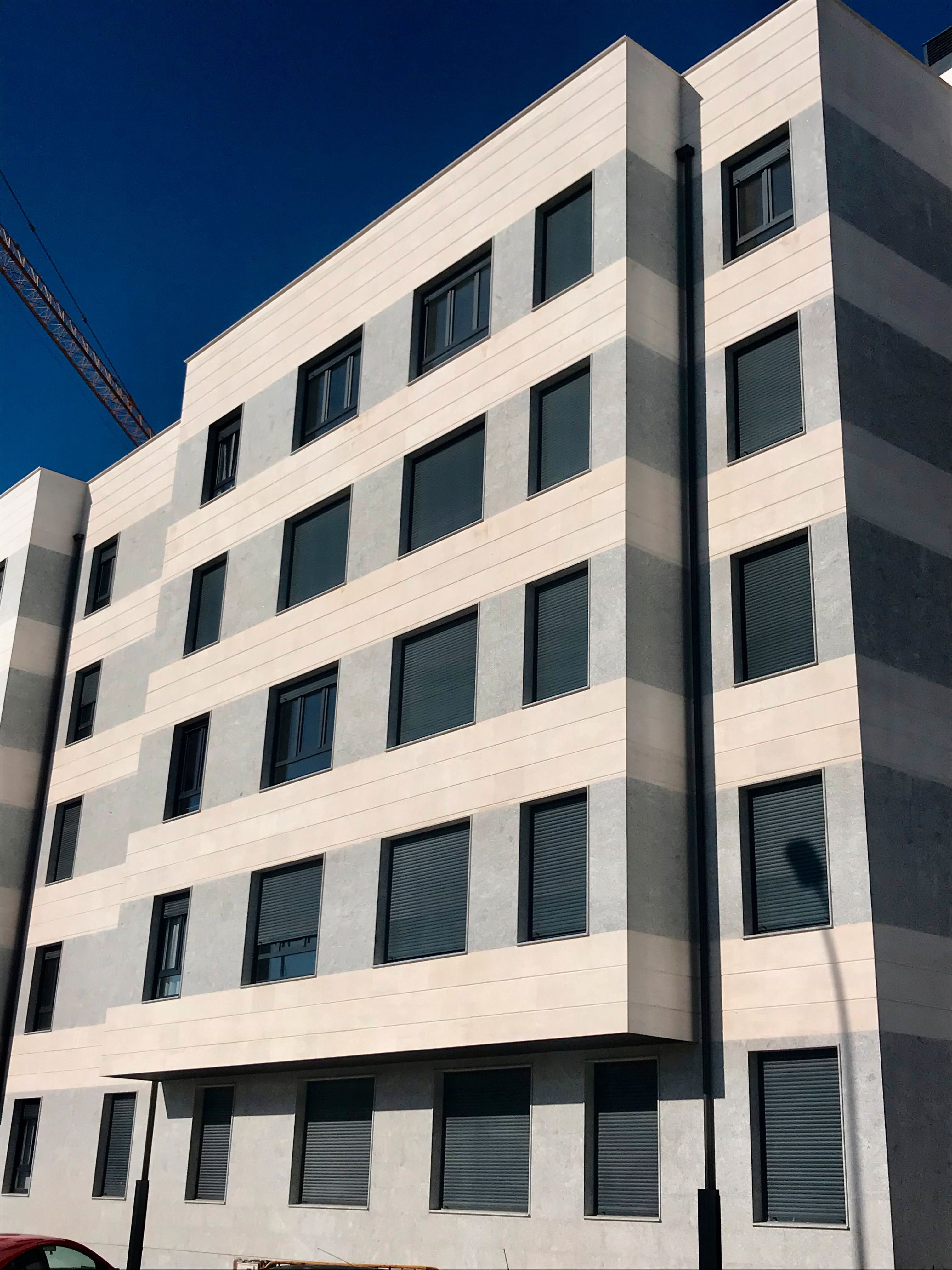 Vista exterior de Piso en venta en Palencia Capital con Trastero y Piscina comunitaria