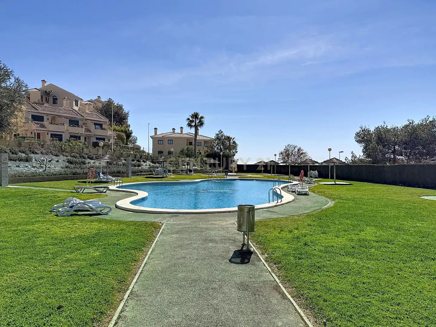 Piscina de Planta baixa en venda en Orihuela amb Aire condicionat, Jardí privat i Traster