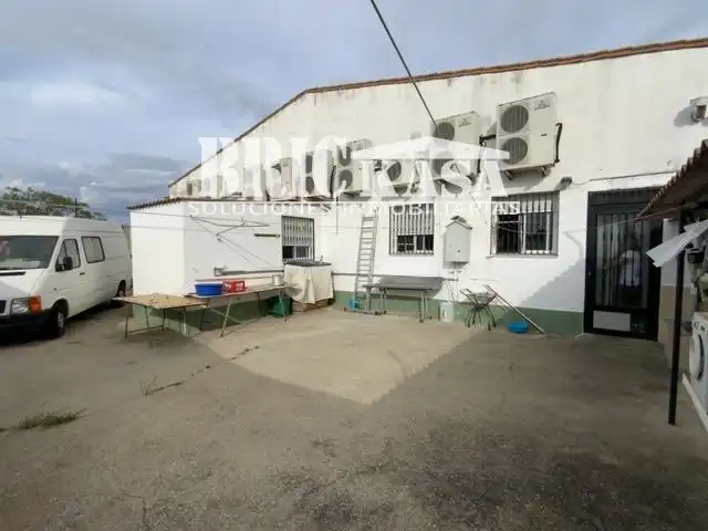 Vista exterior de Local en venta en Torrejoncillo con Aire acondicionado