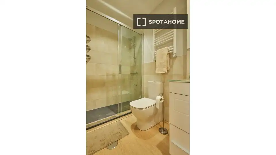 Room in Universidad - Malasaña