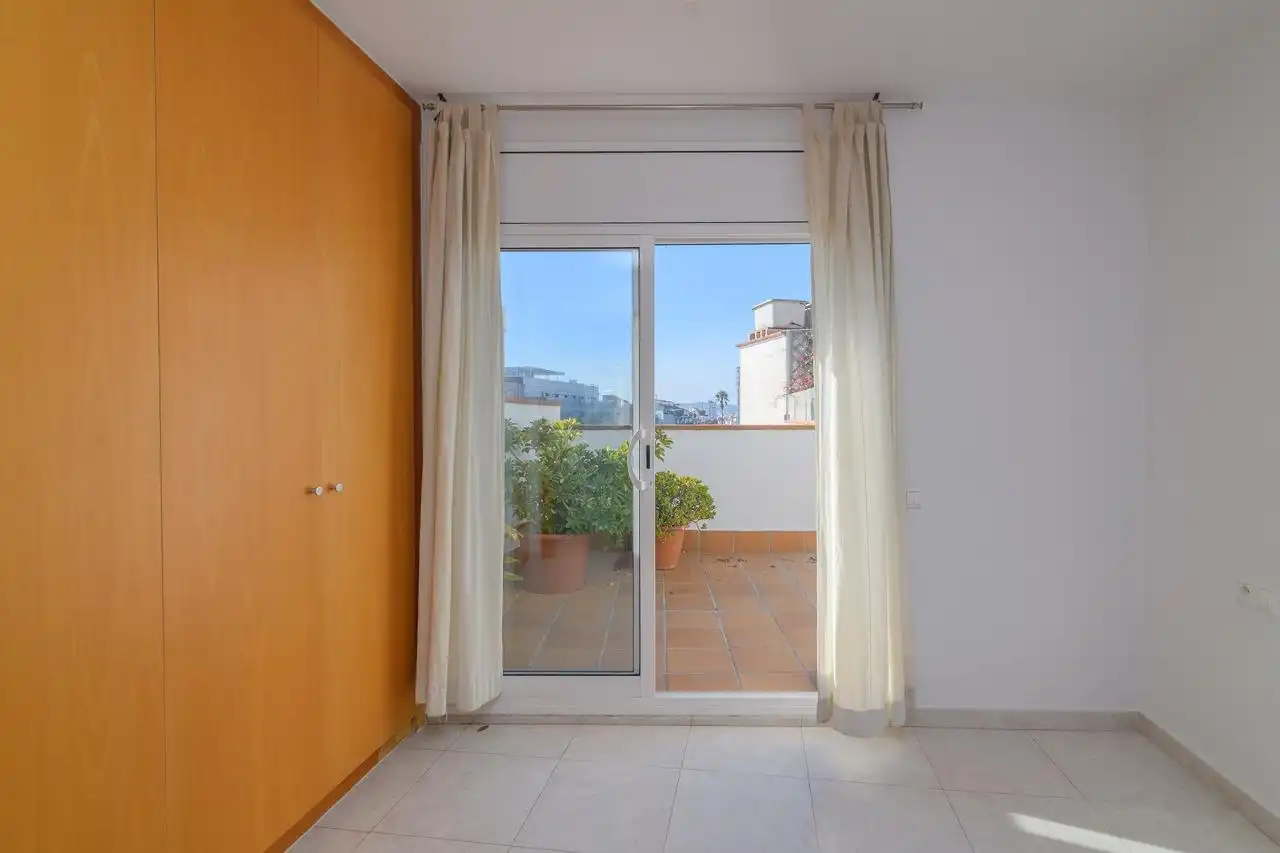 Habitación de Ático en venta en Sitges con Calefacción, Terraza y Balcón