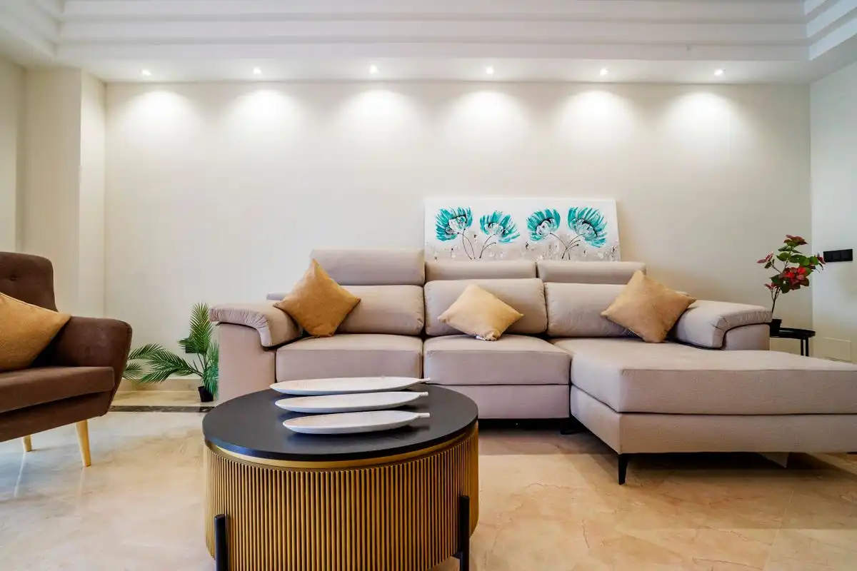 Sala de estar de Piso en venta en Marbella con Aire acondicionado, Calefacción y Jardín privado