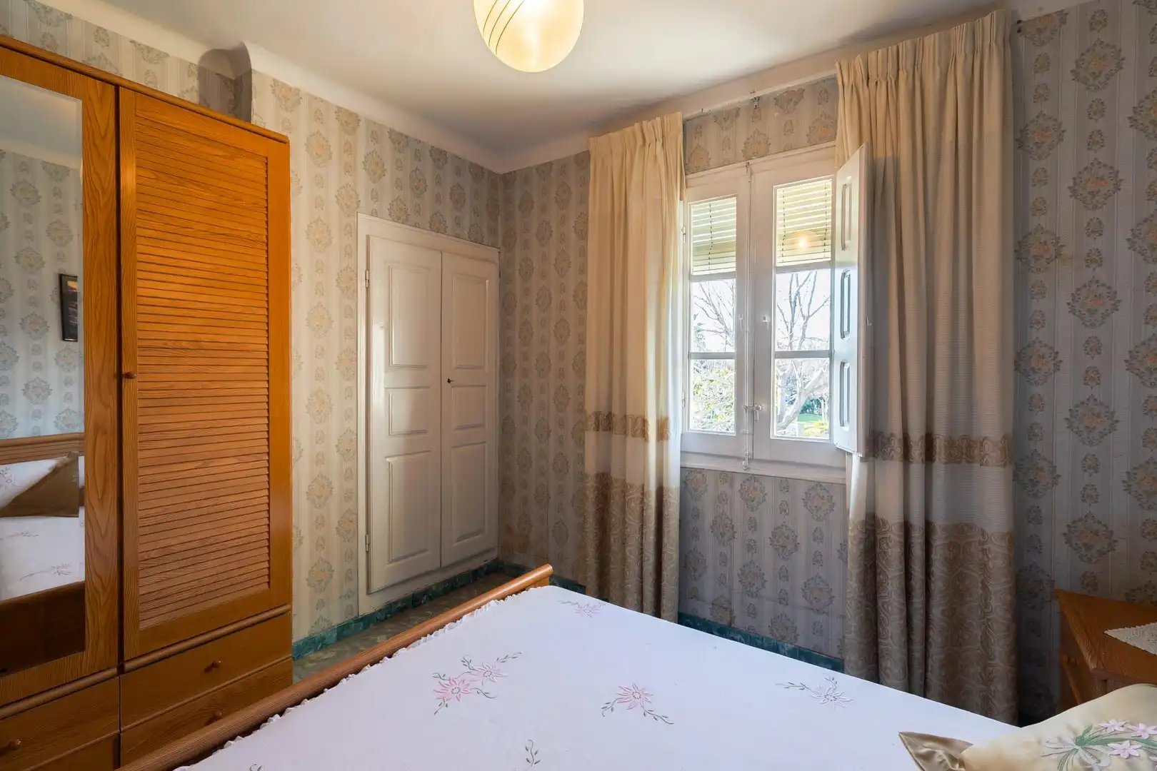 Habitación de Finca rústica en venta en Huesca con Calefacción, Jardín privado y Terraza