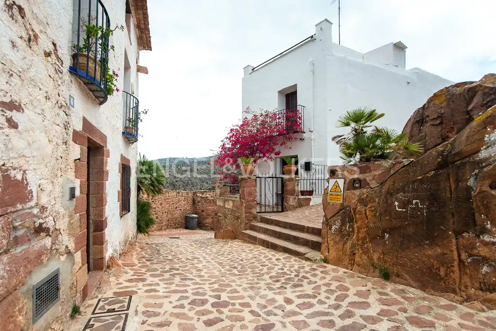 Casa adosada en venta en Vilafamés, Castellón