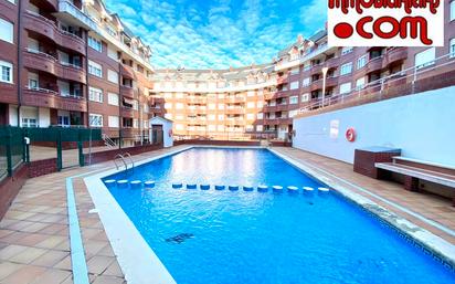 Swimming pool of Flat for sale in Castro-Urdiales  with Heating, Terrace and Community pool