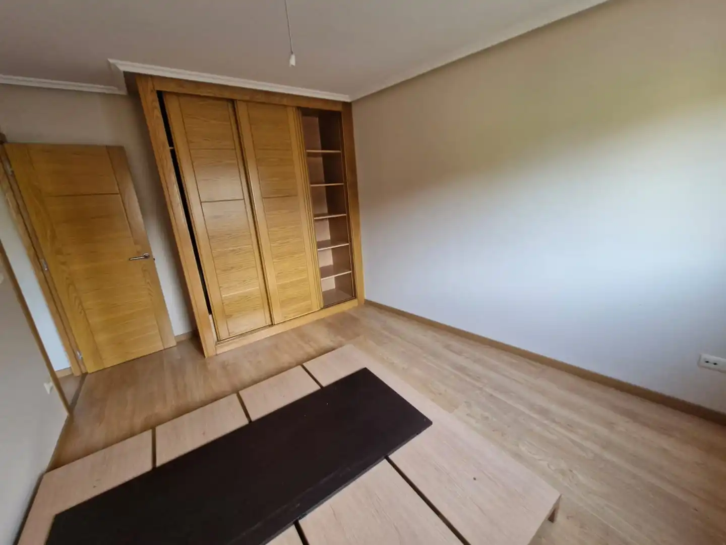 Dormitori de Casa adosada en venda en Barbadás amb Calefacció, Parquet i Traster