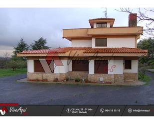 Vista exterior de Casa o xalet en venda en Gijón  amb Terrassa i Piscina