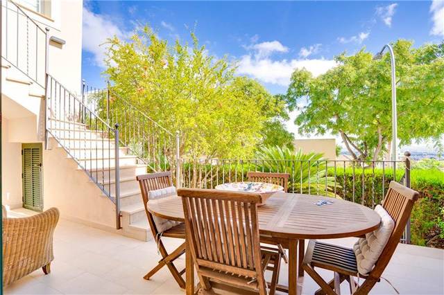 Casa adosada en Venta en Zona los Colegios