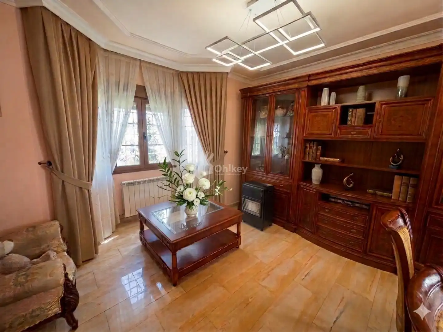 Sala de estar de Casa o chalet en venta en Cedillo del Condado con Aire acondicionado, Calefacción y Piscina
