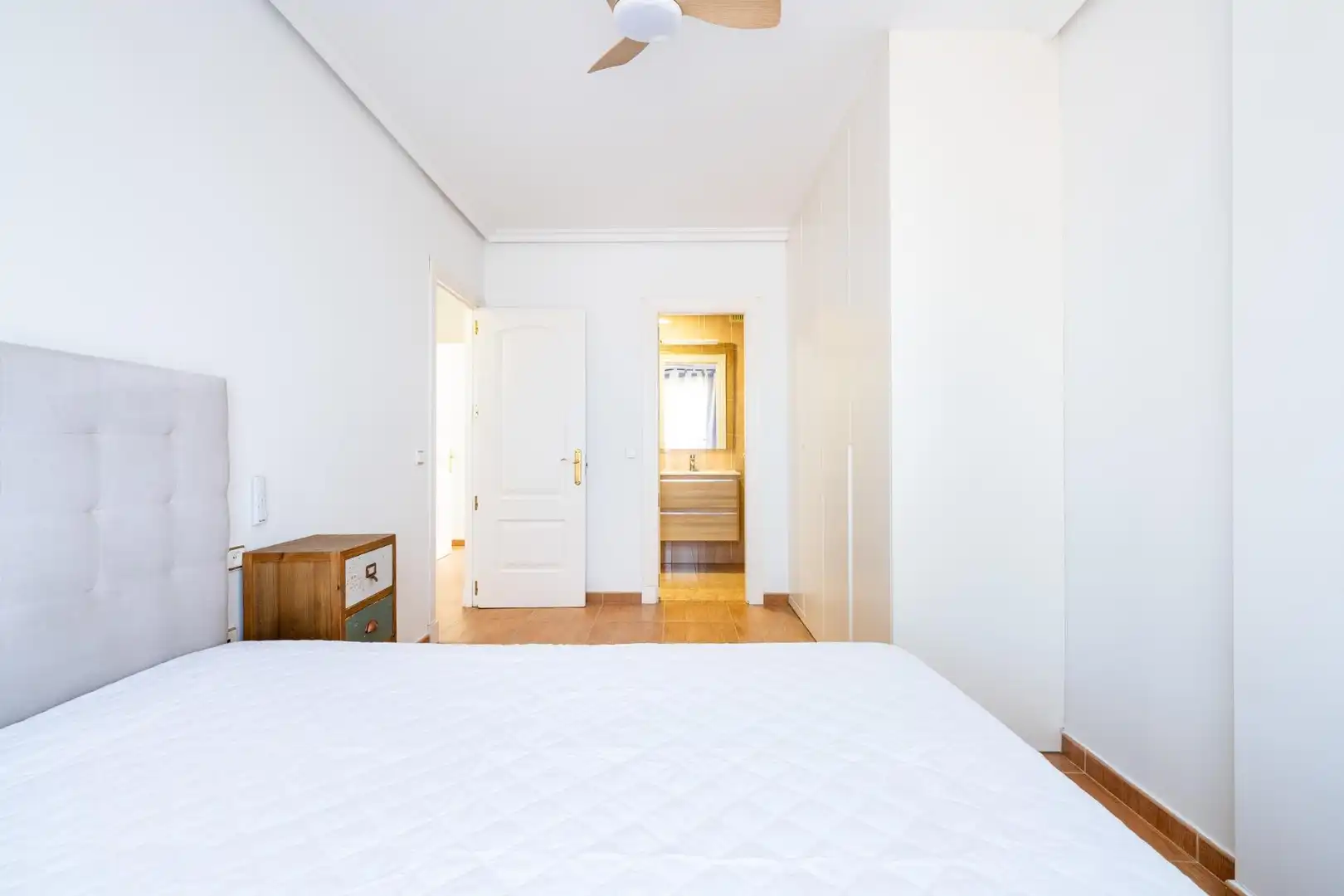 Habitación de Ático de alquiler en Almería con Aire acondicionado, Calefacción y Jardín privado