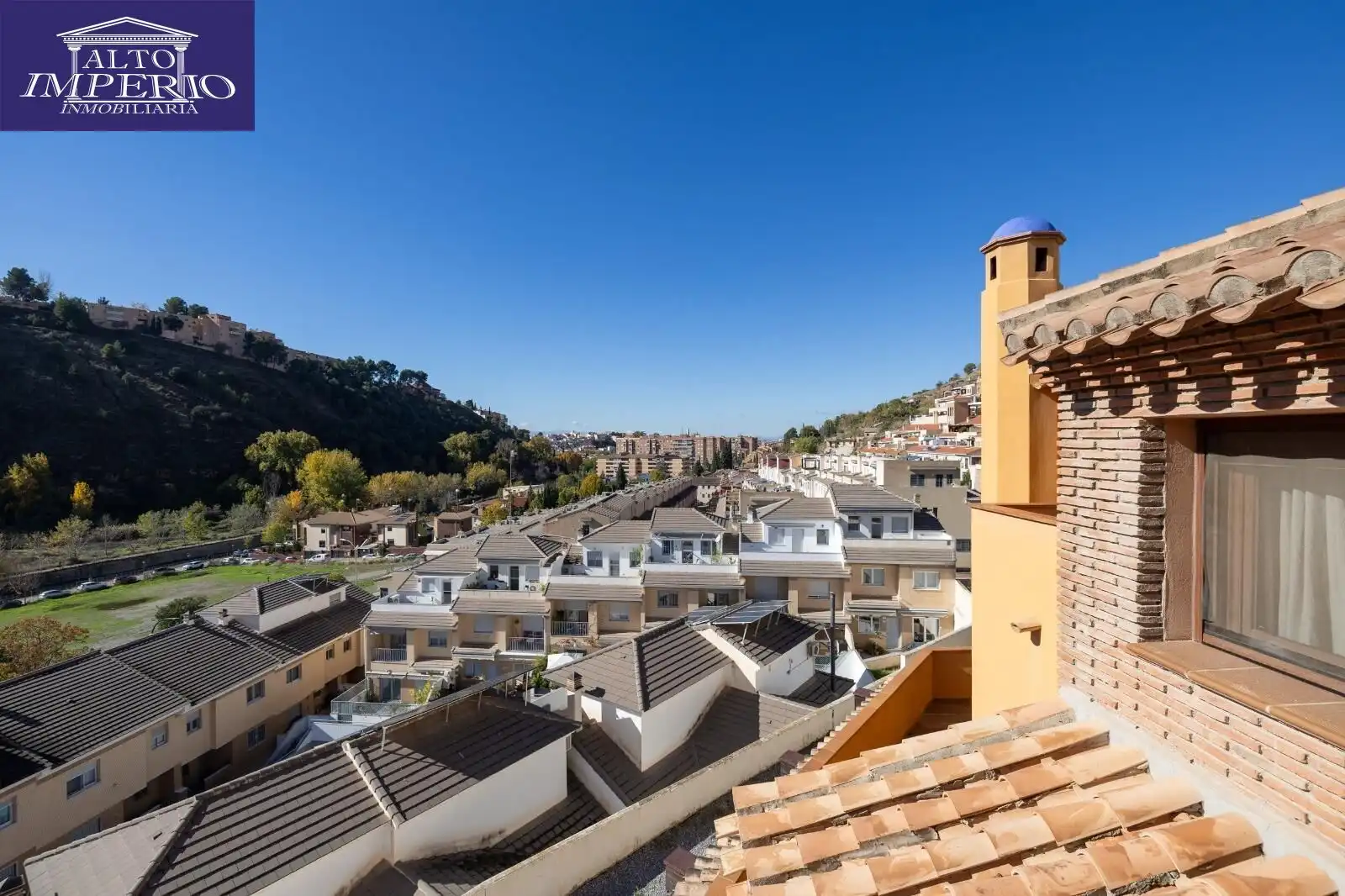 Adossat amb terrassa en venda a Genil, imagen 32