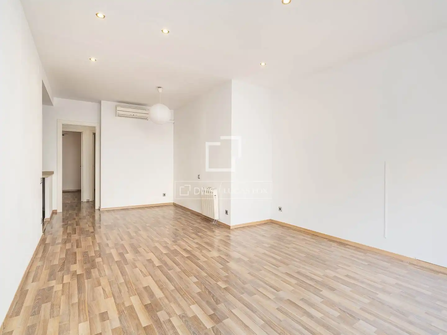 Sala d'estar de Pis en venda en Barcelona amb Aire condicionat, Calefacció i Terrassa