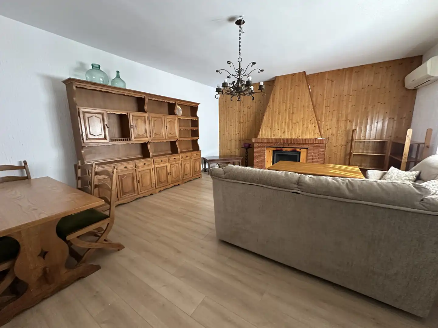 Sala de estar de Casa o chalet en venta en Baeza con Aire acondicionado, Jardín privado y Trastero